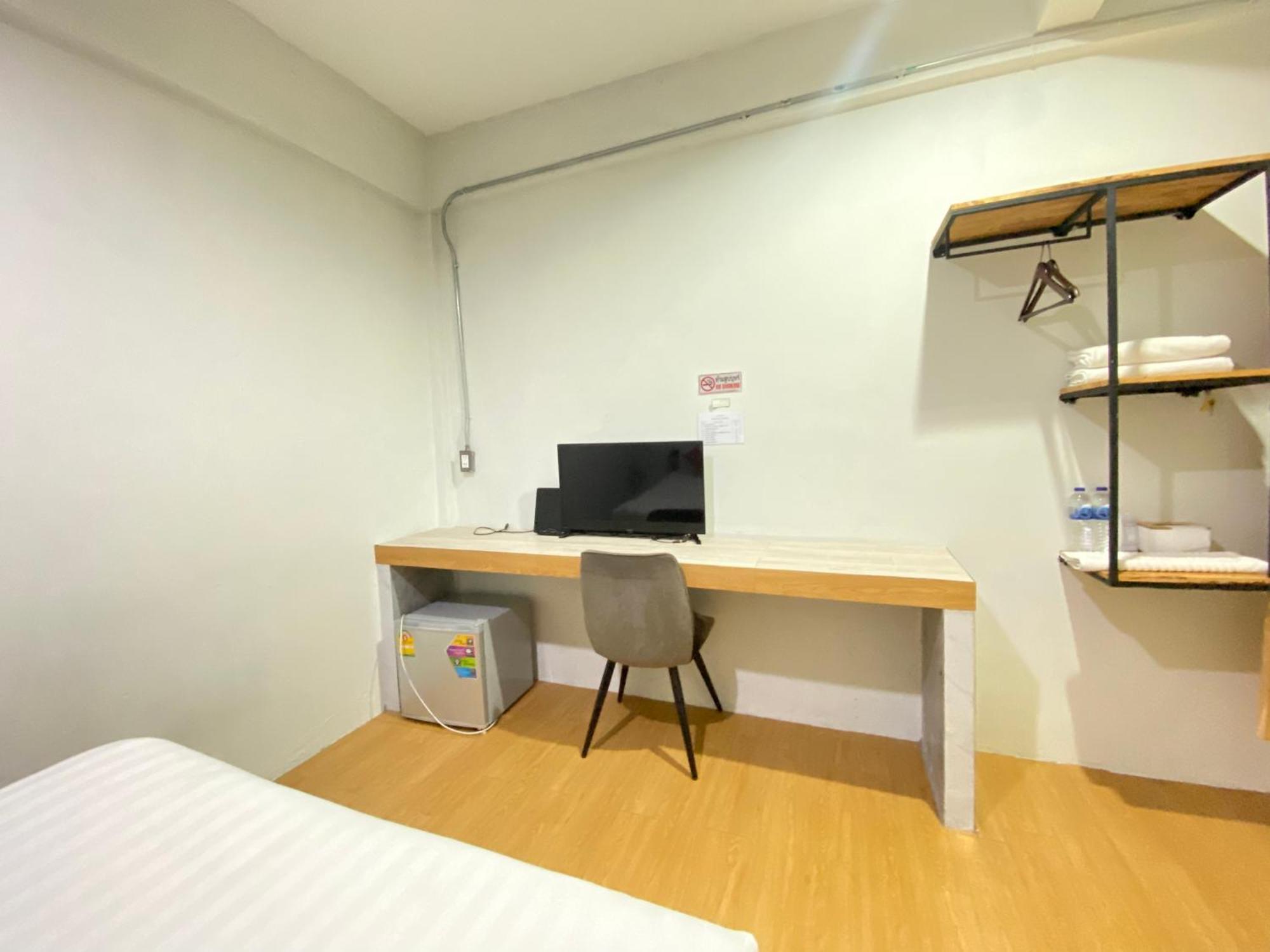ซับรูมโฮเทล Subroom Hotel Surat Thani Ngoại thất bức ảnh
