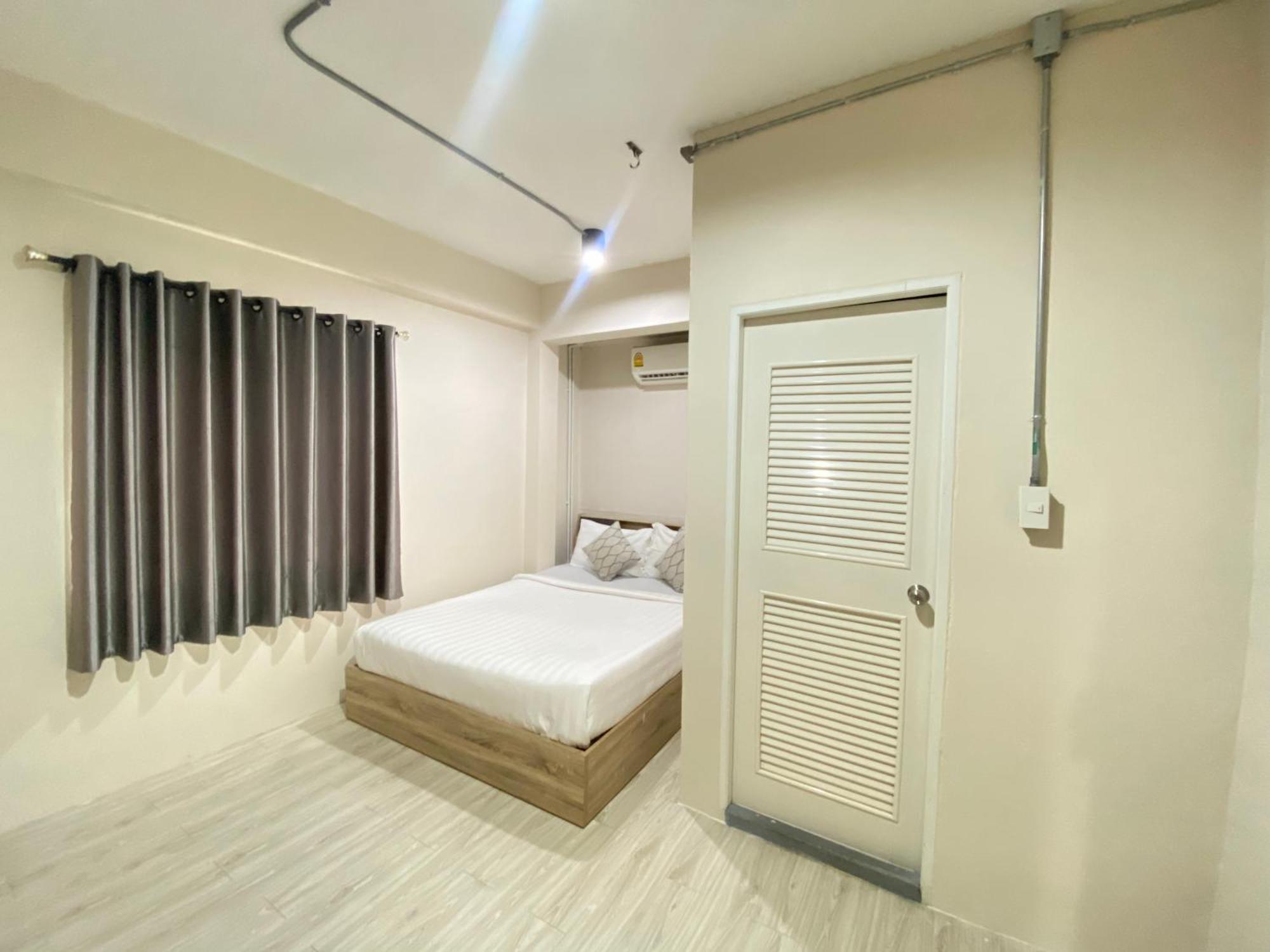 ซับรูมโฮเทล Subroom Hotel Surat Thani Ngoại thất bức ảnh